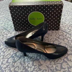 Kelly & Katie Navy Blue Pumps